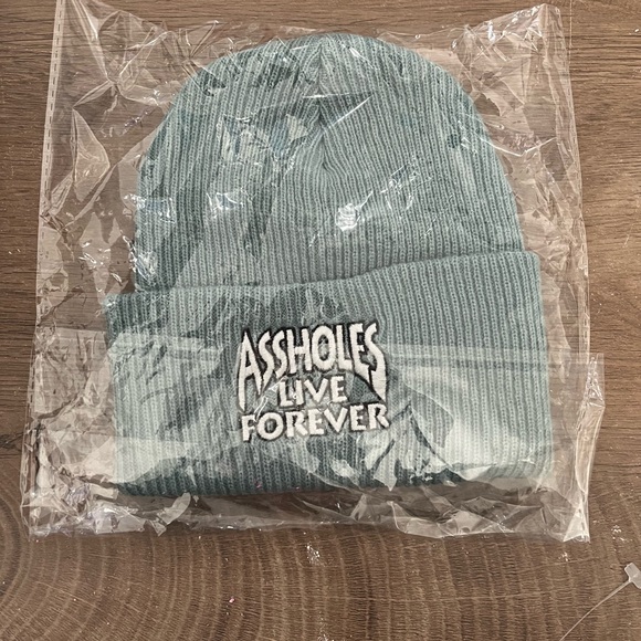 Cute smaller hat - Picture 1 of 1